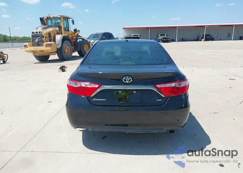 2015 Toyota Camry Se z USA, uszkodzony, nr VIN 4T1BF1FKXFU001403